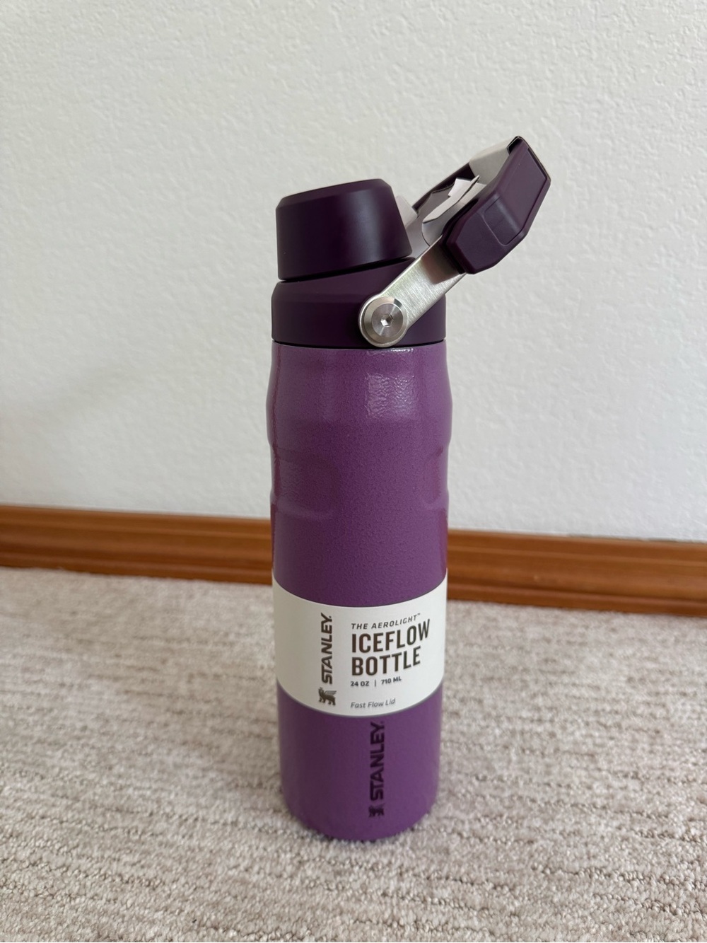 New Stanley Plum 24oz IceFlow Aerolight Fast Flow Water Bottle - Stainless